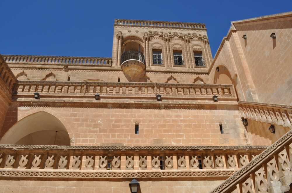 Midyat Konuk Evi'nin taş mimarisi ve tarihi yapısı