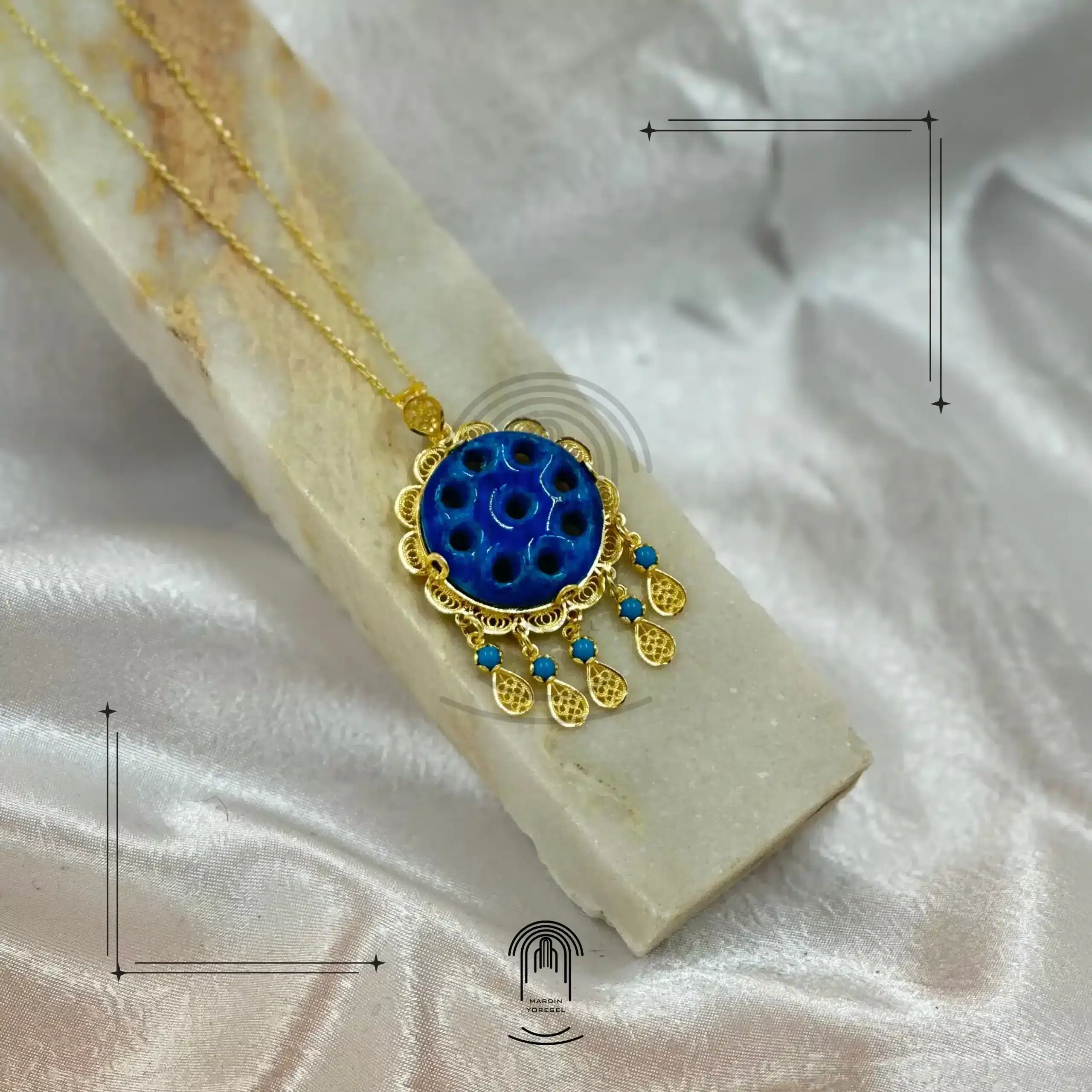 mardin nazar boncuğu 9 gözlü gold (1) Mardin 9 Gözlü Şans ve Bereket Nazar Kolyesi - Gold Kaplama | El Yapımı Kolye 🌿 - Görsel 1